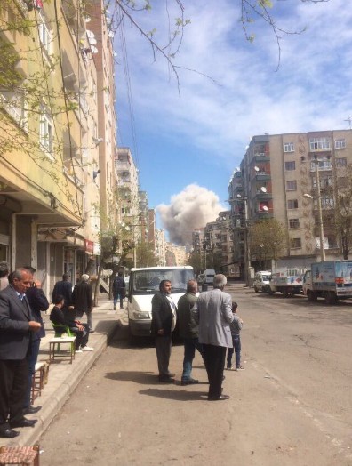 Diyarbakır patlamasından ilk fotoğraflar!