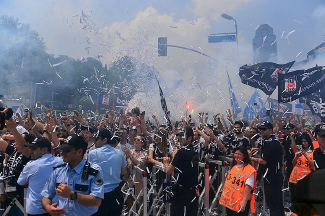 Şampiyonun ateşi Dolmabahçeyi yakıyor!