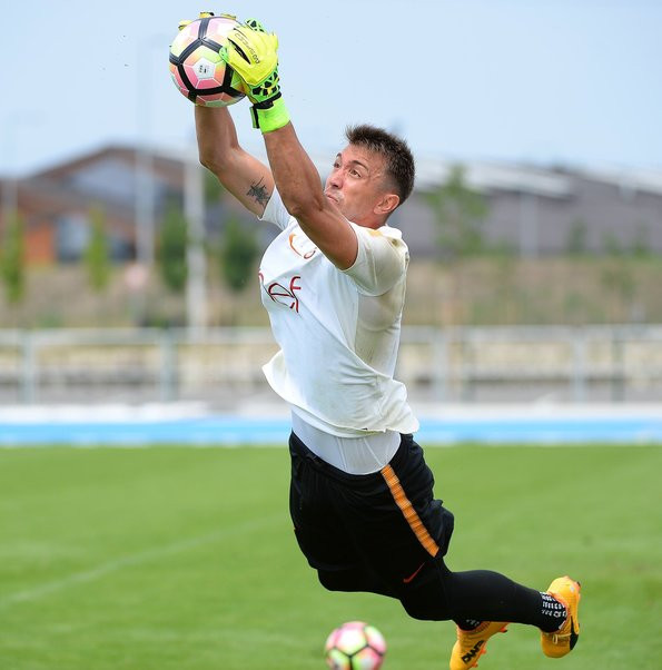 Galatasarayda Muslera depremi!