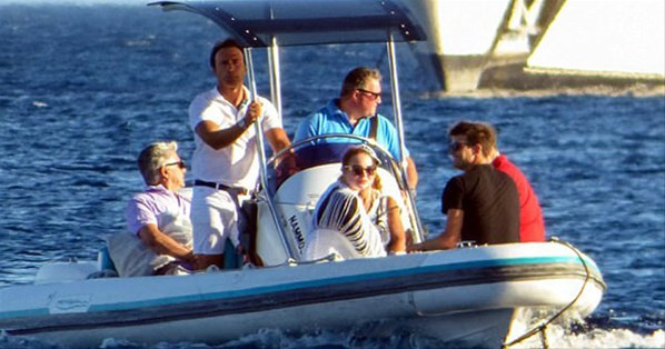 Plajda Lindsay Lohan rüzgarı!