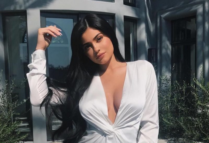 Kylie Jenner doğum için gün sayıyor