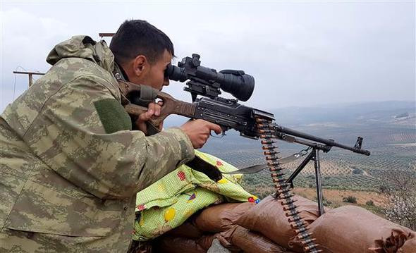 Afrinde sıcak gelişme... Karadan, havadan vuruluyorlar