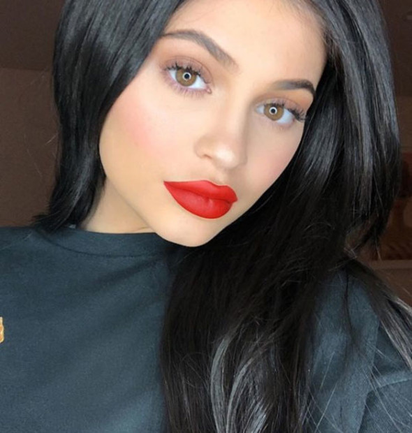 Kylie Jenner bunu yaparak para basıyor!